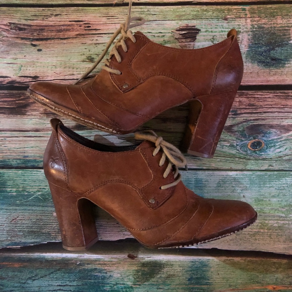 Frye Adrienne Oxford Lace up Booties 8.5